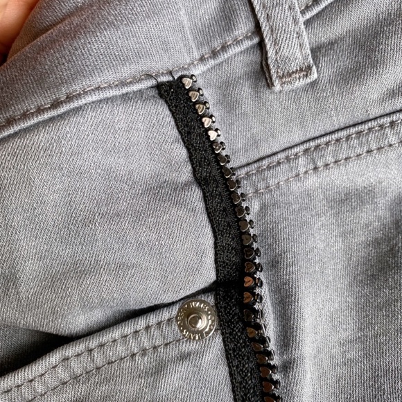 ☑️ ORSAY GREY DISTRESSED SIDE ZIPPER JEANS! - Picture 8 of 11